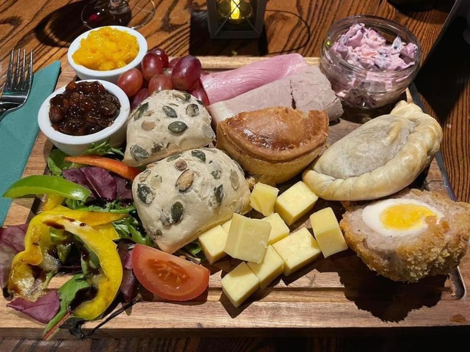 The Gardeners Country Inn Goxhill  外观 照片